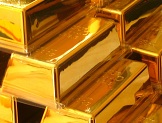 Gold Bulls Raise Wagers Most in Month on Stimulus